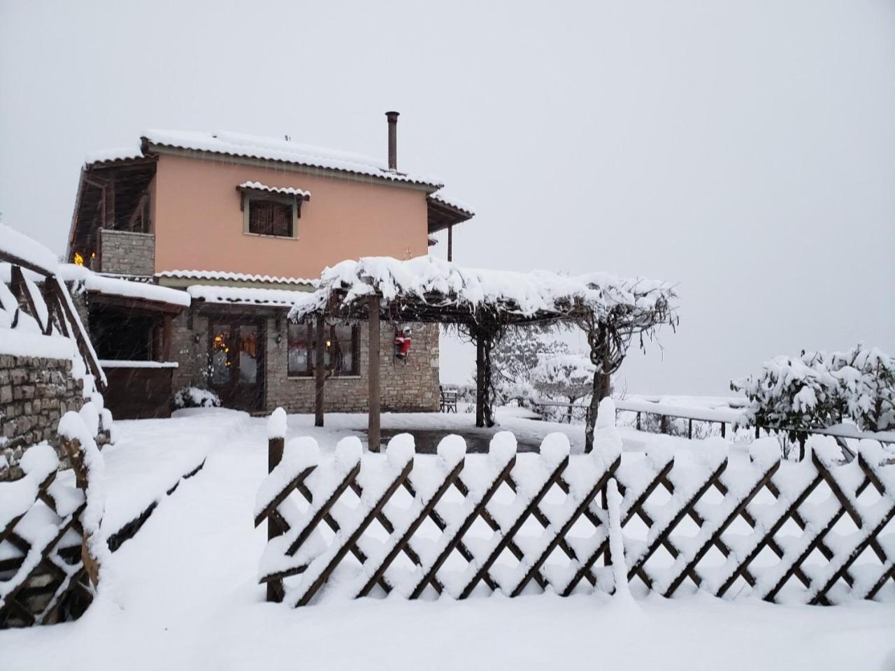 Dryades Guesthouse Ano Khora Exterior foto